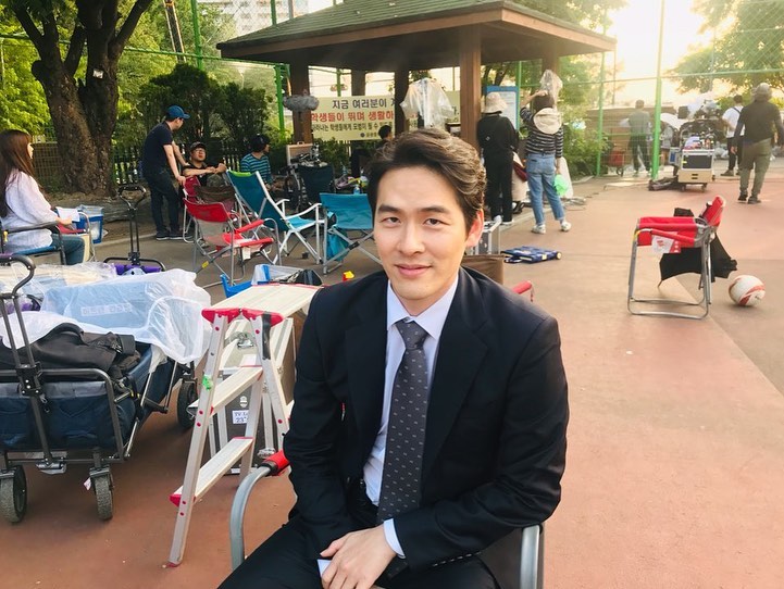 9 Pesona Chae In-woo, artis Korea yang main film Cinta Itu Buta