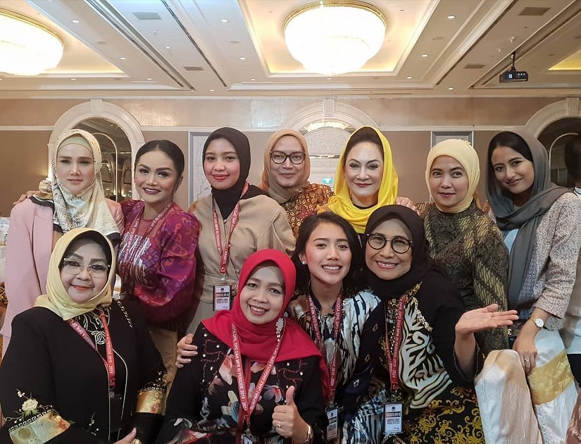 Momen kompak Krisdayanti & Mulan Jameela ikut pembekalan anggota DPR