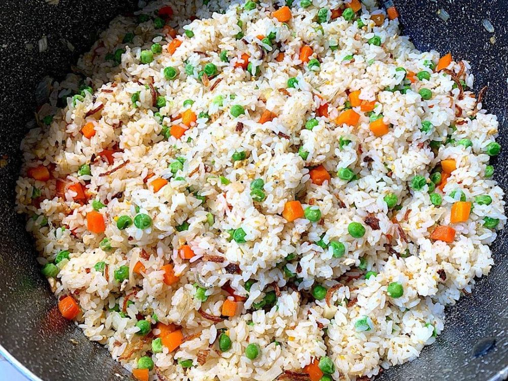 20 Resep nasi goreng sederhana paling enak, spesial dan praktis