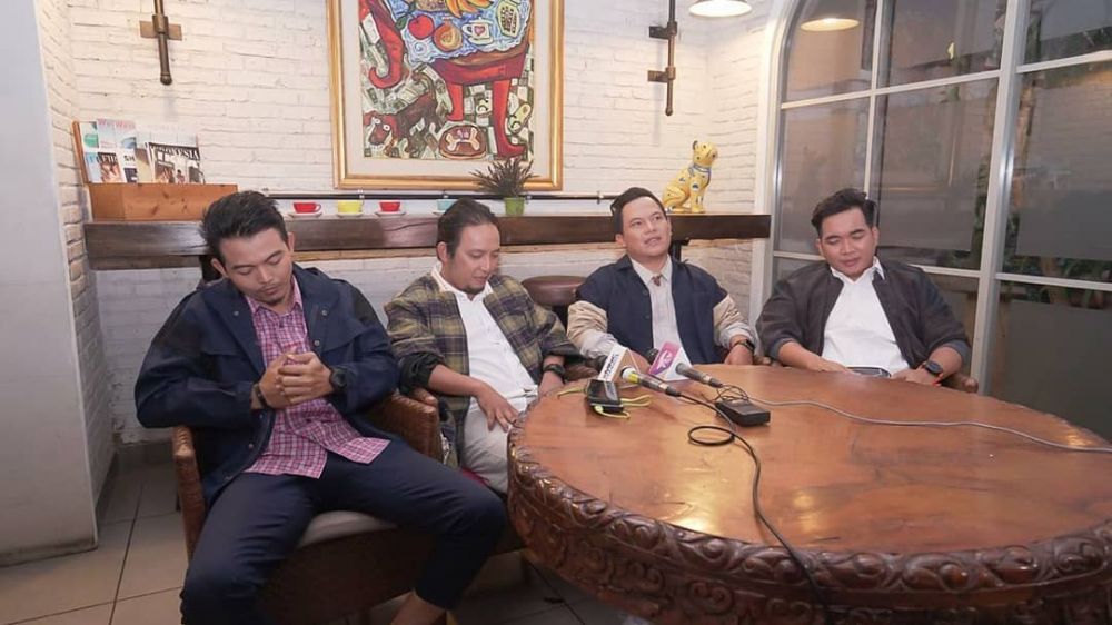 Syuting video klip, band Wali terkena gas air mata kerusuhan demo