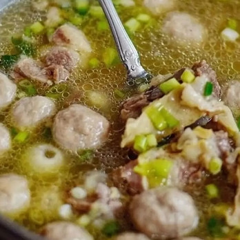 17 Resep kuah bakso rumahan, enak, sederhana, dan kaldunya berasa