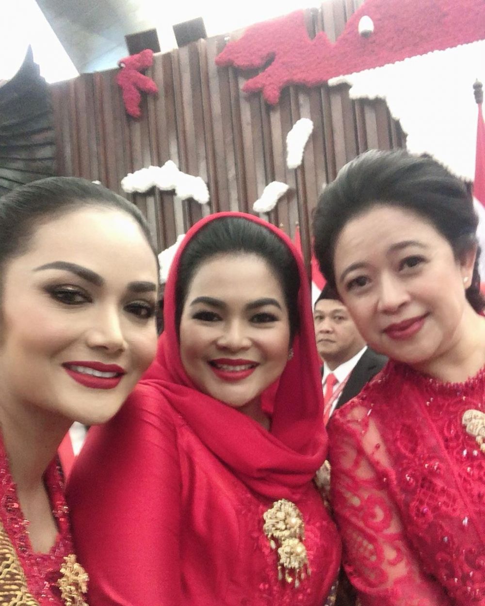 Resmi dilantik, ini 9 momen pelantikan Krisdayanti jadi anggota DPR