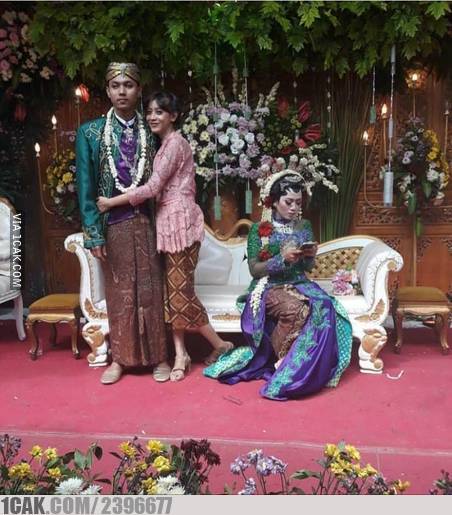 10 Momen tak terduga di foto pernikahan ini bikin lihat dua kali