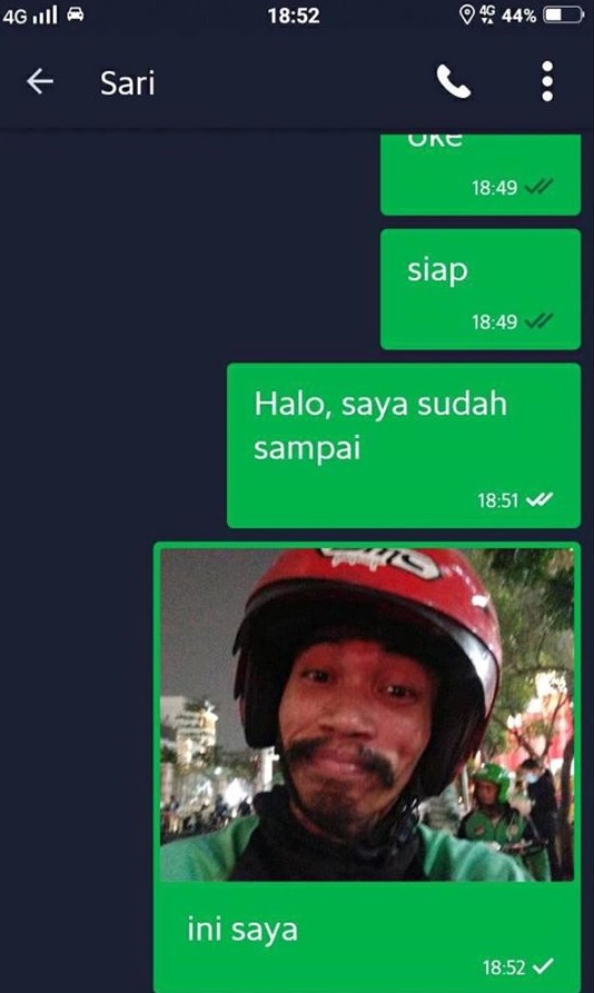10 Momen lucu driver ojek online kelewat narsis, bikin cekikikan