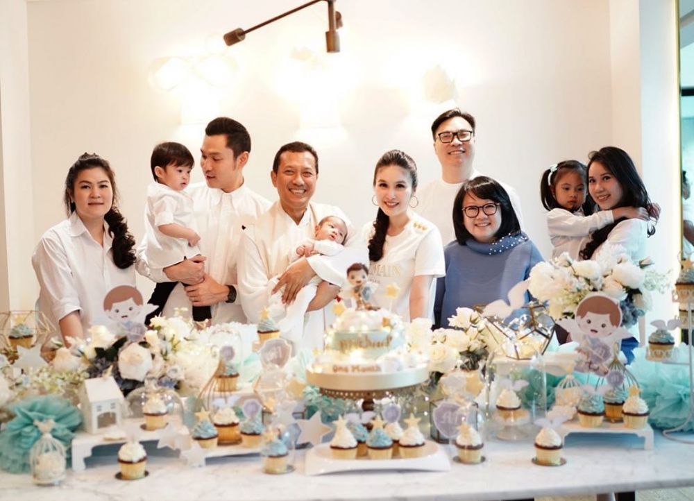 Berusia sebulan, ini 10 momen syukuran anak kedua Sandra Dewi