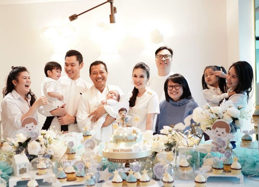 Berusia sebulan, ini 10 momen syukuran anak kedua Sandra Dewi