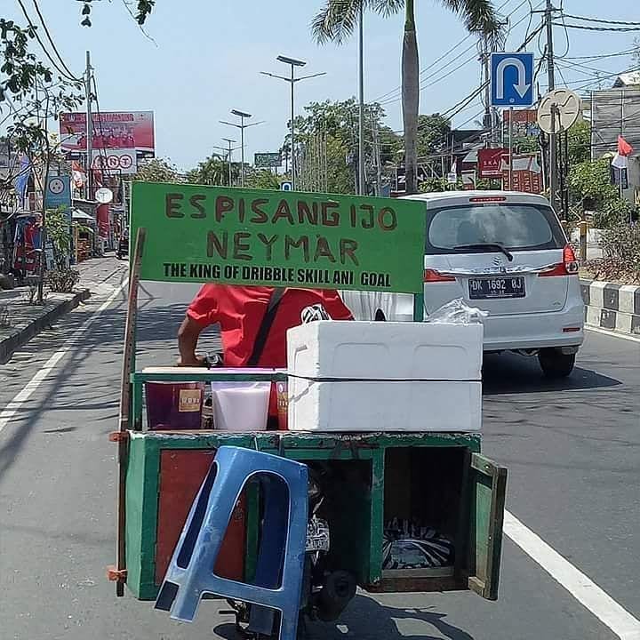 10 Spanduk jualan pedagang es ini lucu tapi kreatif abis