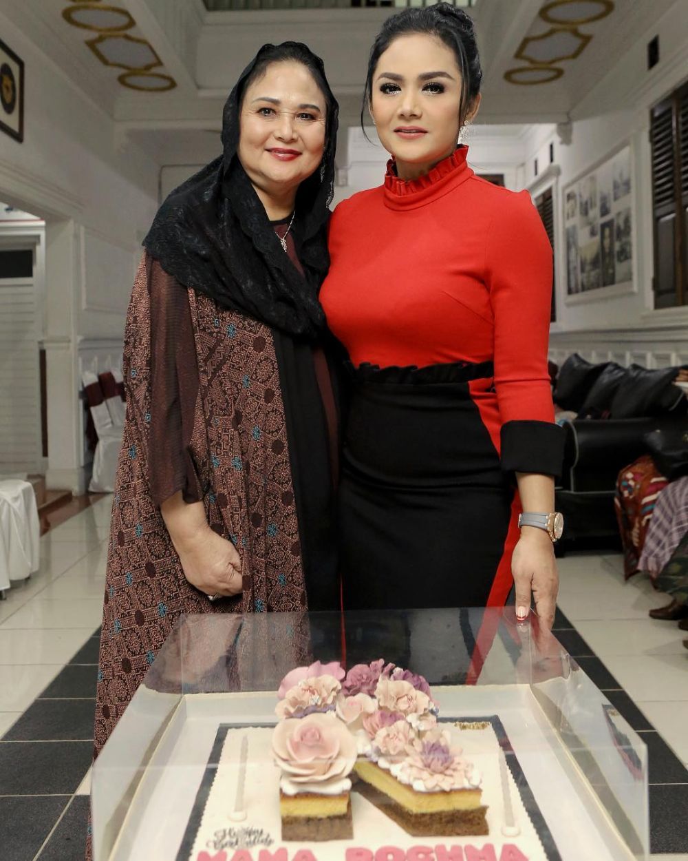10 Potret ibunda Krisdayanti, tetap awet muda di usia 69 tahun