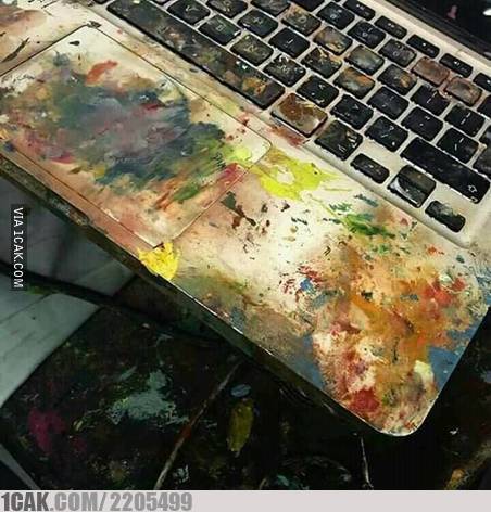 10 Momen orang nggak terlalu butuh gadget ini bikin melongo