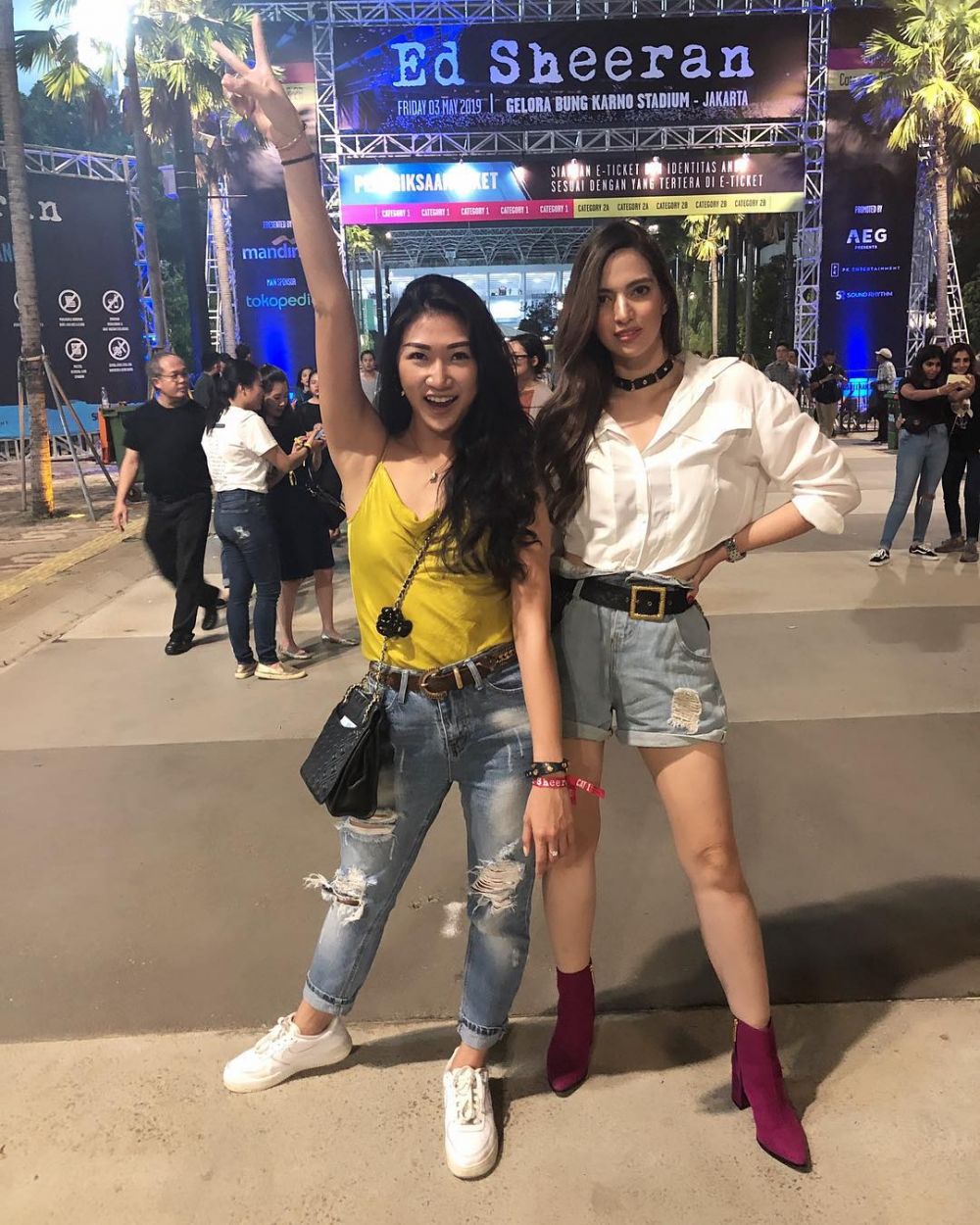 11 Momen kompak Nia Ramadhani & Theresa Wienathan, bak saudara