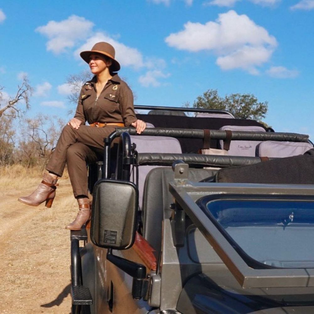 11 Potret liburan Maia Estianty di Afrika, gayanya curi perhatian