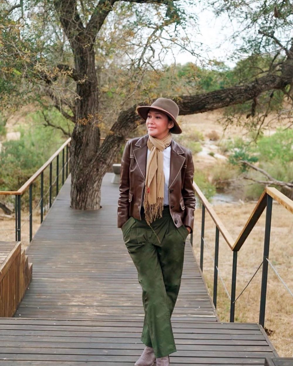 11 Potret liburan Maia Estianty di Afrika, gayanya curi perhatian