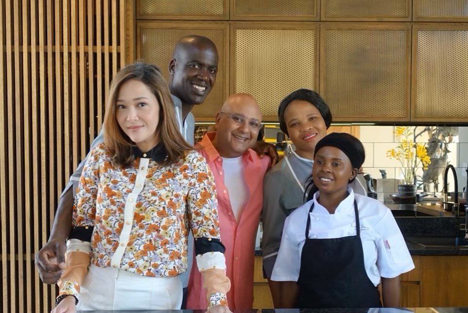 11 Potret liburan Maia Estianty di Afrika, gayanya curi perhatian