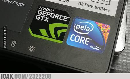 10 Aksesori absurd di laptop ini bikin nyengir