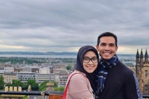 18 tahun menikah, ini 10 potret harmonis keluarga Adrian Maulana