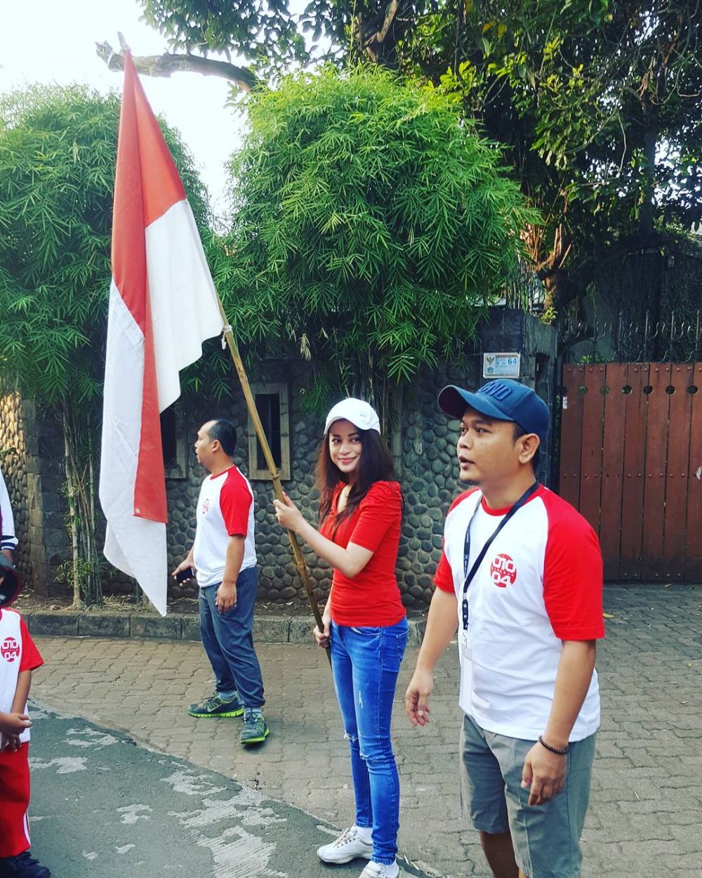 Beda gaya keseharian 7 seleb istri TNI-Polri, ada Uut Permatasari