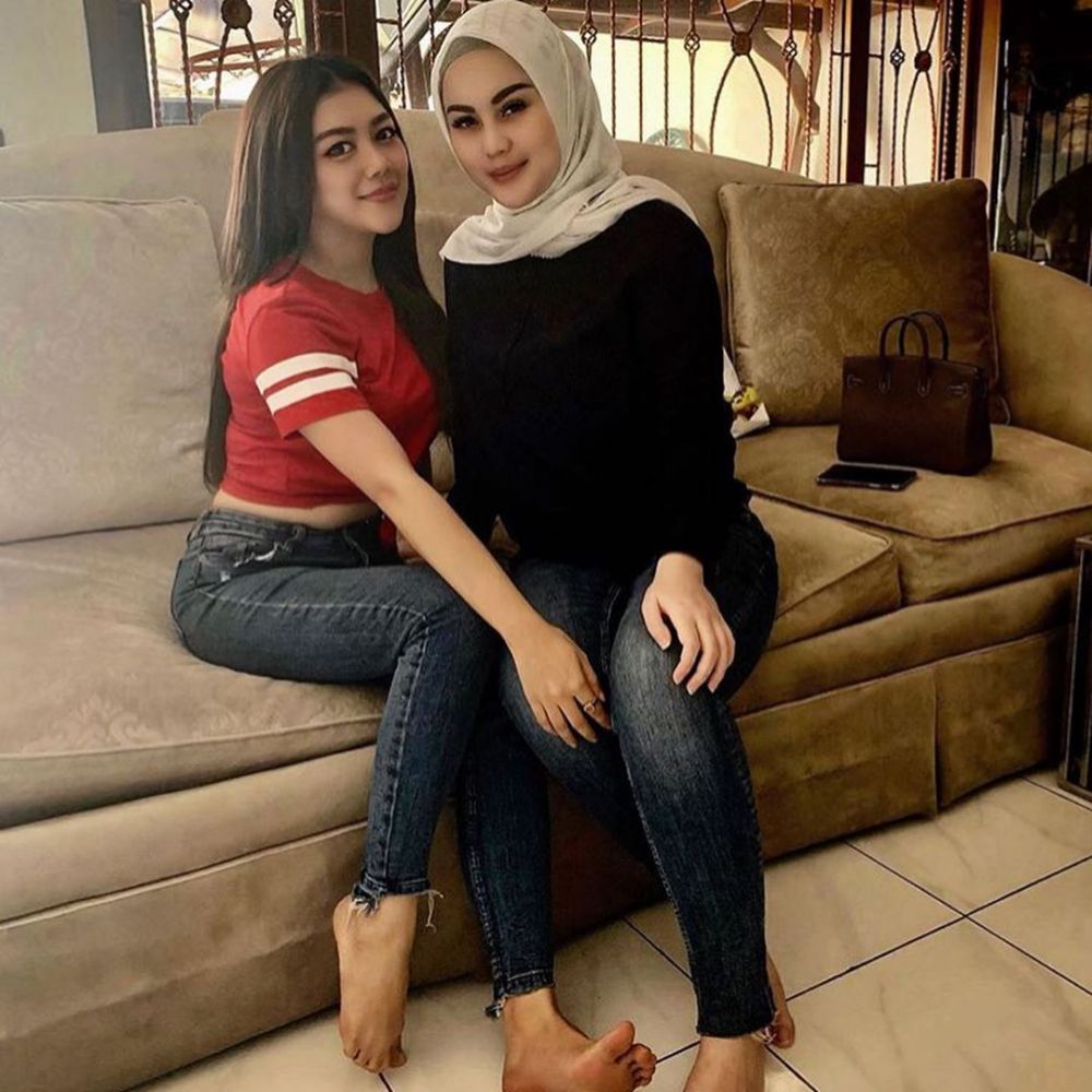 Lama tak muncul, ini 9 potret terbaru Jennifer Dunn