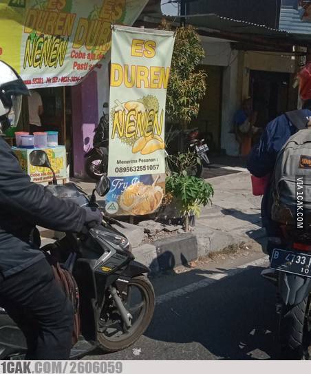 10 Nama warung makan ini nyelenehnya bikin tepuk jidat