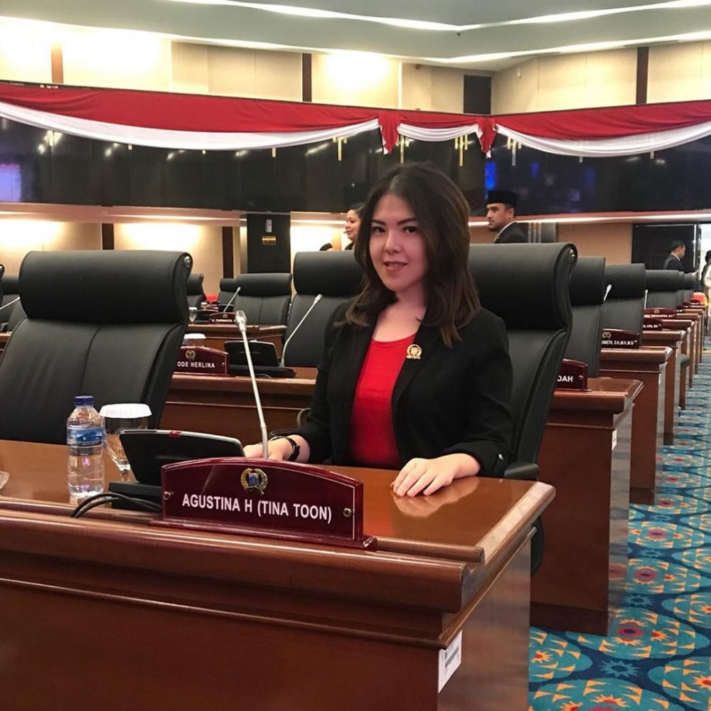 Jadi anggota DPRD DKI Jakarta, ini 10 potret Tina Toon saat ngantor