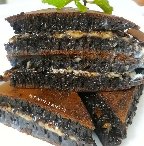 35 Resep martabak manis, enak, lembut, dan praktis