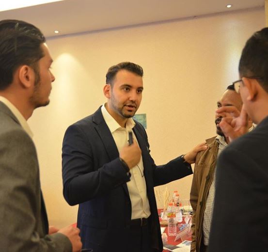 12 Potret Roy Geurts, pacar bule Cita Citata yang tampan