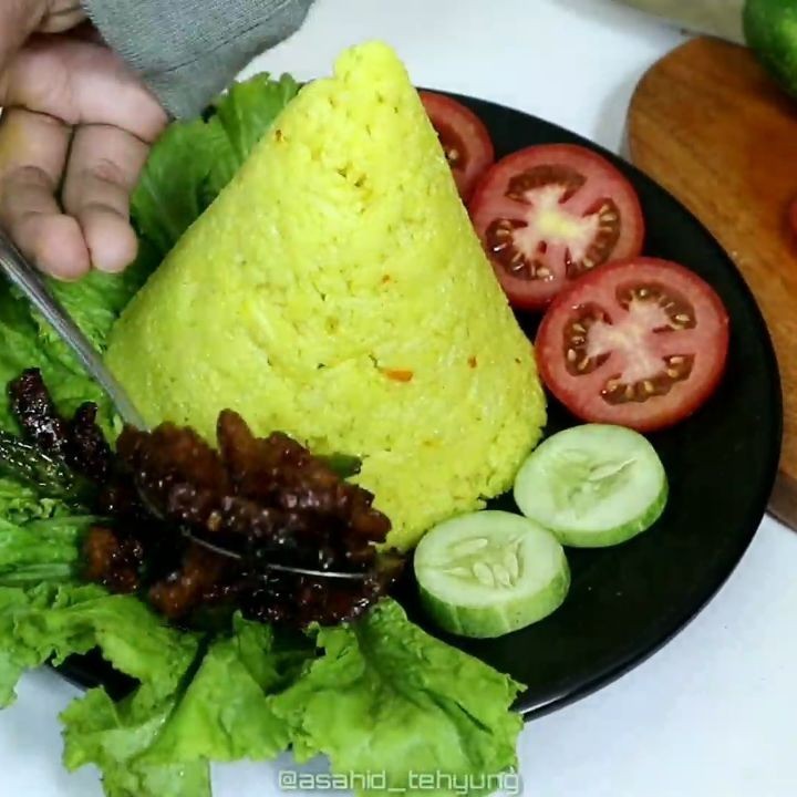 10 Cara membuat nasi kuning spesial, gurih, dan praktis instagram 