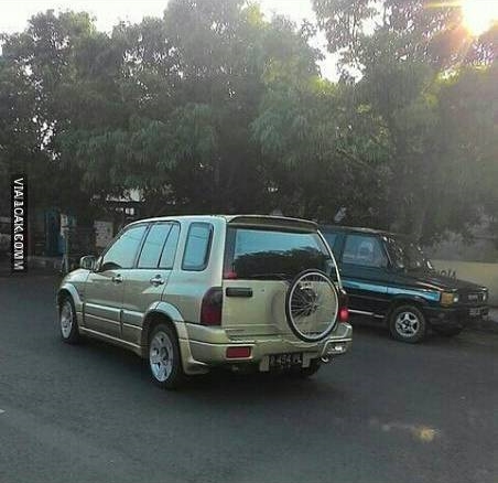 10 Life hack mengatasi mobil mogok ini bikin geleng kepala