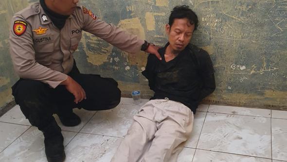 4 Fakta pelaku penyerang Wiranto, korban gusuran jalan tol