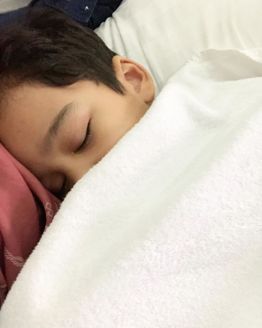 Curhat sedih Shireen Sungkar patah hati anaknya di rawat di RS
