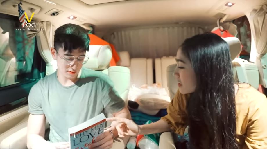 8 Potret mobil baru Febby Rastanty, kembar sama Verrell Bramasta