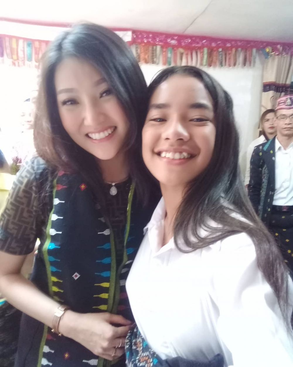 8 Momen Sarwendah bareng kakak Betrand Peto, bak anak kandung