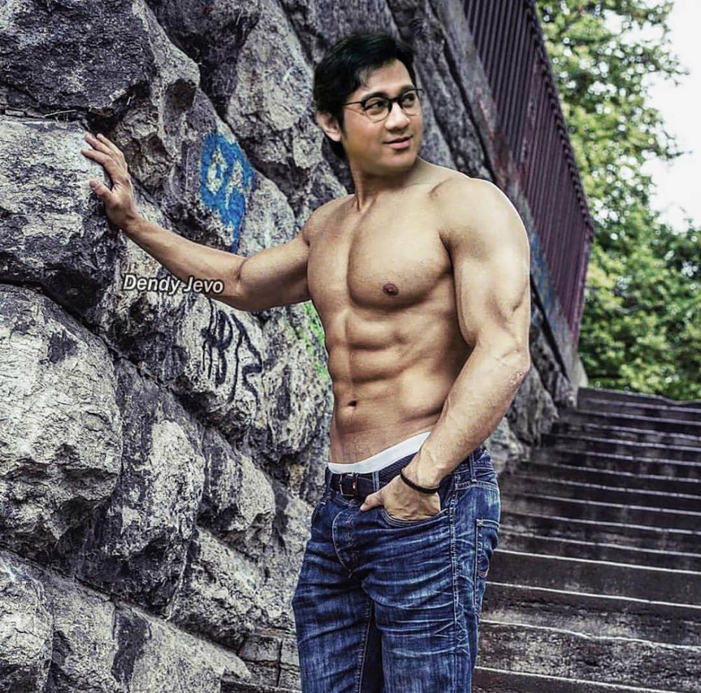 8 Foto editan Andre Taulany ini nyeleneh abis, bikin ngakak