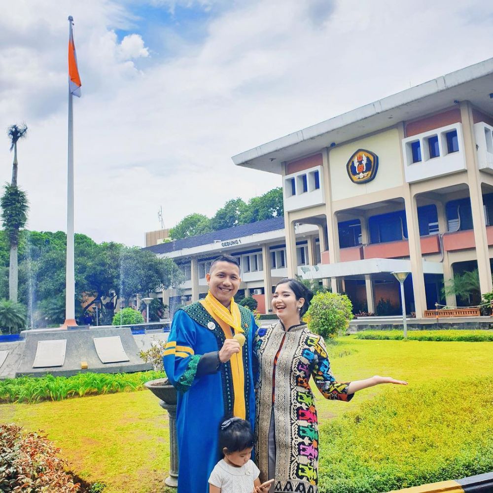 Jadi istri tentara, ini 11 potret harmonis keluarga Winda Khair