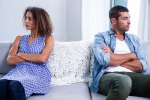 40 Kata-kata kecewa buat mantan pacar paling emosional