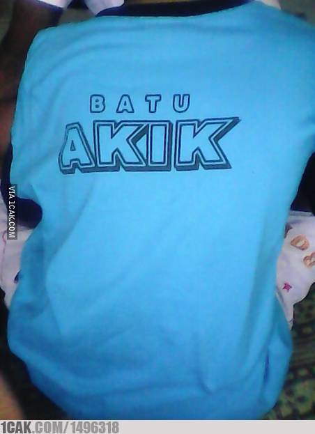 7 Potret desain gambar dan tulisan di kaus ini bikin geleng kepala