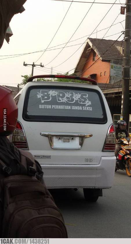 10 Kata-kata cinta di belakang angkot ini bikin geleng kepala