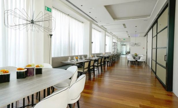 10 Penampakan hotel Lionel Messi di Spanyol, ada kolam air garam