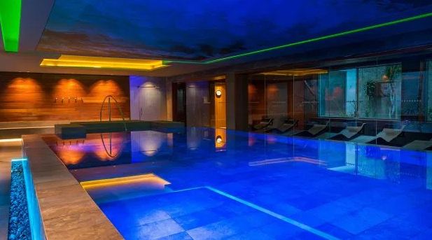 10 Penampakan hotel Lionel Messi di Spanyol, ada kolam air garam