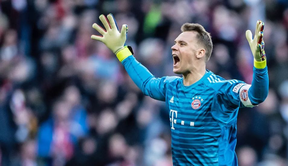 12 Bintang sepak bola ini awali karier sebagai anak gawang