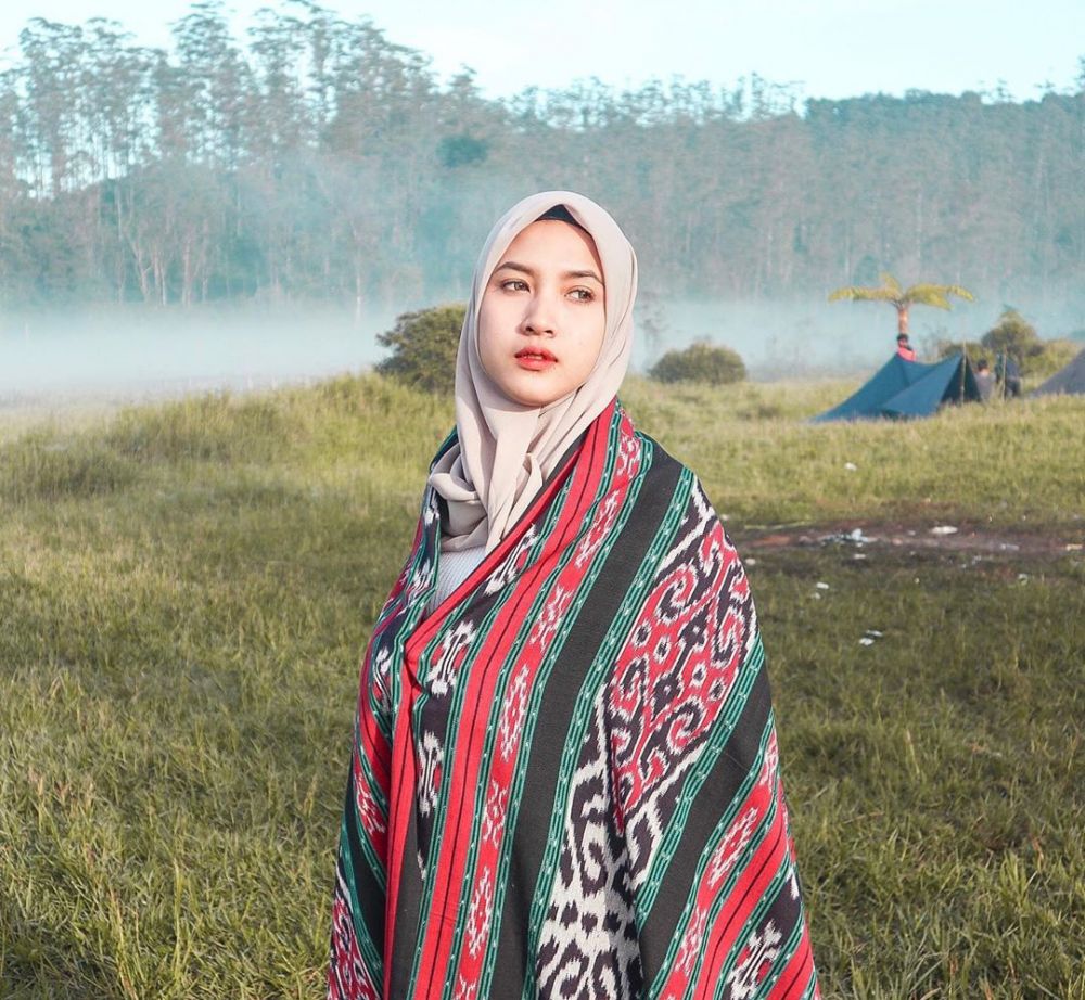 Ingat Erlina Bila petugas kasir cantik? Ini 10 potret terbarunya