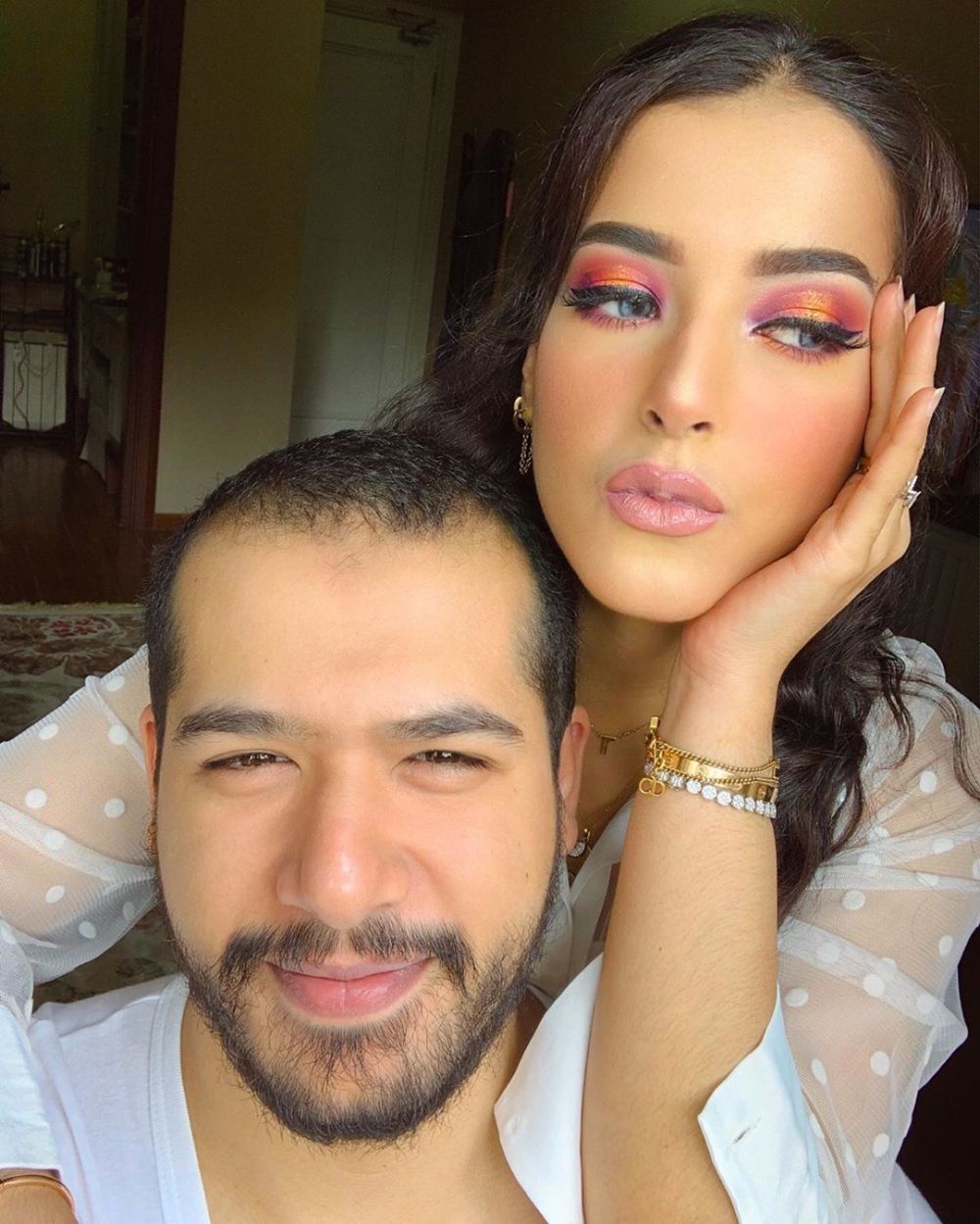 5 Seleb ini menikahi anak dari teman orangtuanya