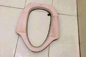 10 Potret absurd di kamar mandi ini bikin geleng kepala