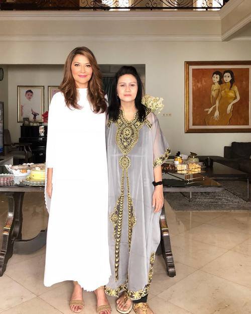 Jarang terekspos, ini 8 potret Tamara Bleszynski dan ibunya