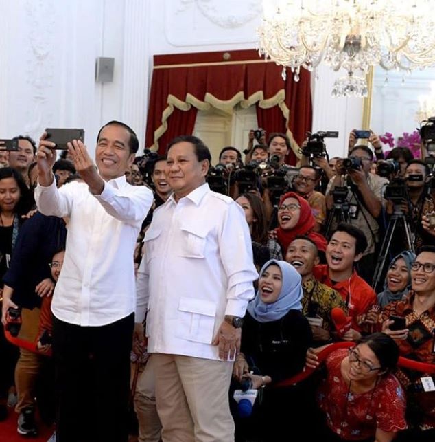 4 Kejutan jelang pelantikan Presiden, Jokowi rangkul oposisi