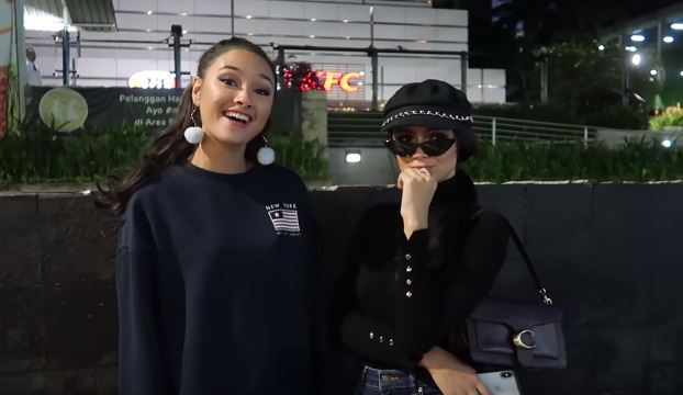 8 Potret Caitlin Halderman nyamar jadi Ariana Grande, mirip banget