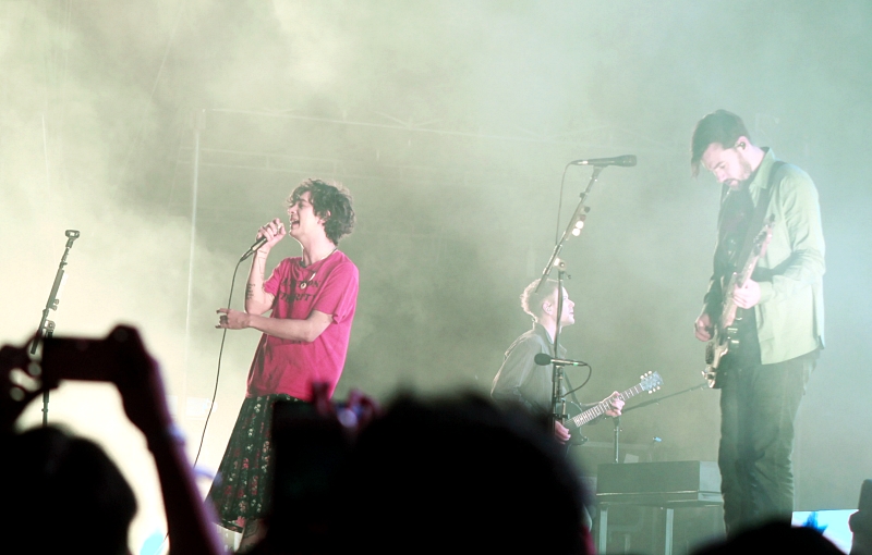 The 1975 sukses menghibur penggemar sambil menebarkan pesan kepedulian