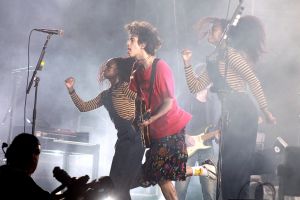 The 1975 sukses menghibur penggemar sambil menebarkan pesan kepedulian