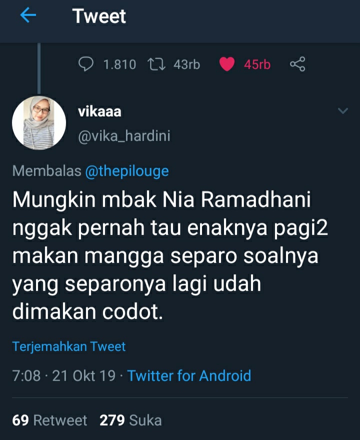 Nia Ramadhani tak bisa kupas salak, 10 reaksi kocak warganet