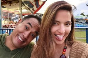 Nia Ramadhani tak bisa kupas salak, 10 reaksi kocak warganet