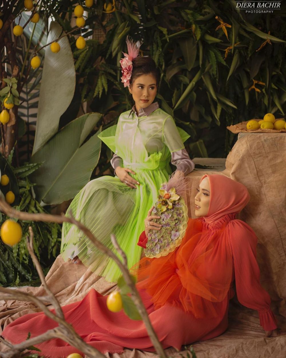 8 Gaya foto maternity Fitri Tropica ini kalem abis